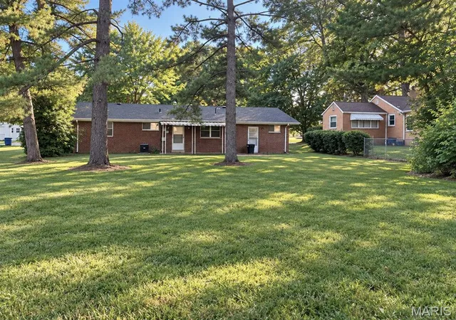 Photo 3 of Single family home for sale at 617 Portland Ave, Belleville, IL 62220 | MLS# MIS26059195 | Listing updated on 2026-09-14