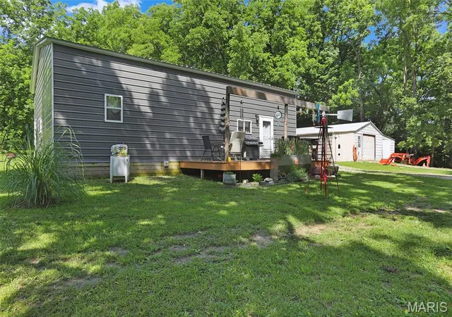 Photo 3 of Single family home for sale at 613 22nd Street, Hillsboro, IL 62049 | MLS# MIS26059202 | Listing updated on 2026-09-14