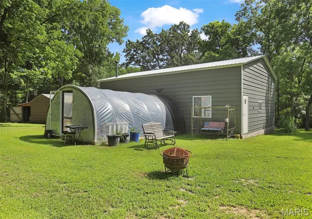 Photo 4 of Single family home for sale at 613 22nd Street, Hillsboro, IL 62049 | MLS# MIS26059202 | Listing updated on 2026-09-14
