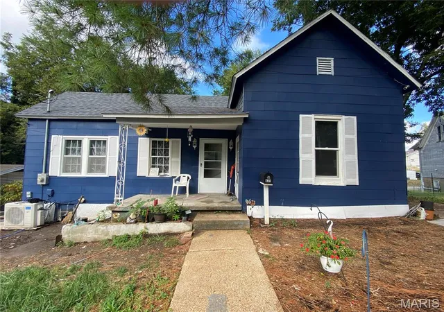 Photo 1 of Single family home for sale at 631 Charles, Poplar Bluff, MO 63901 | MLS# MIS26059214 | Listing updated on 2026-09-15