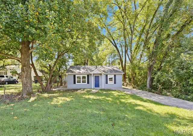Photo 1 of Single family home for sale at 11 Edding Ln, Fairview Heights, IL 62208 | MLS# MIS26059224 | Listing updated on 2026-09-14
