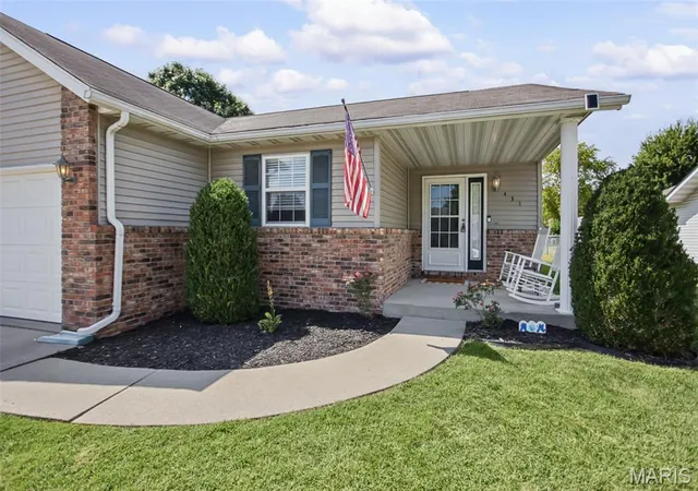 Photo 4 of Single family home for sale at 431 Pheasant Ln, Moro, IL 62067 | MLS# MIS26059239 | Listing updated on 2026-09-14