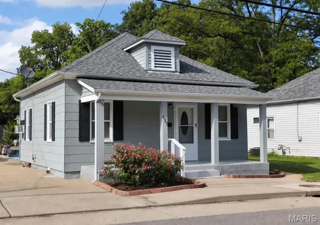 Photo 1 of Single family home for sale at 627 Market St, Sainte Genevieve, MO 63670 | MLS# MIS26059252 | Listing updated on 2026-09-22