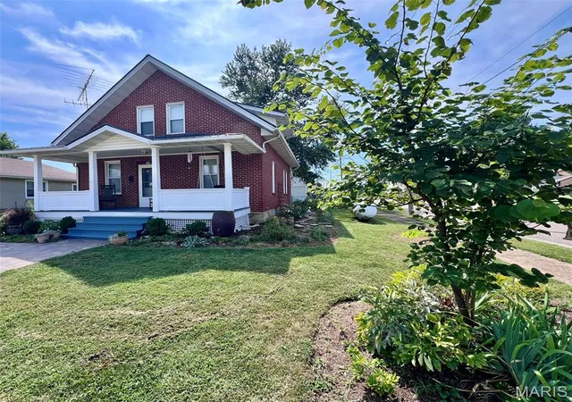 Photo 4 of Single family home for sale at 202 E Jefferson Ave, Owensville, MO 65066 | MLS# MIS26059262 | Listing updated on 2026-09-24