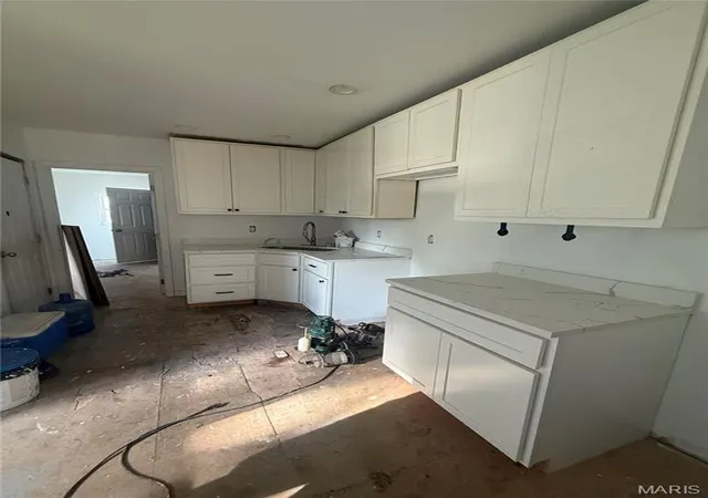 Photo 2 of Single family home for sale at 2830 W 20th Street, Granite City, IL 62040 | MLS# MIS26059303 | Listing updated on 2026-10-01