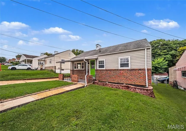 Photo 3 of Single family home for sale at 8505 Pilot Ave, Saint Louis, MO 63123 | MLS# MIS26059307 | Listing updated on 2026-10-05