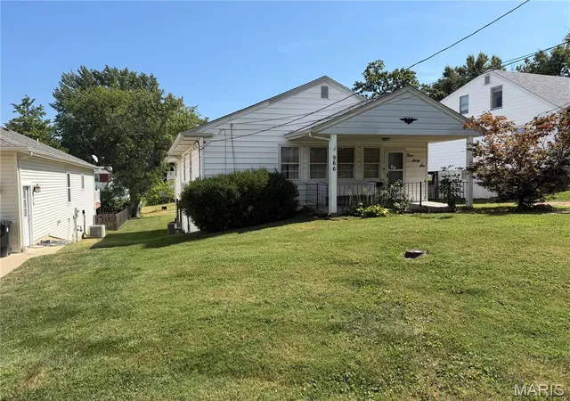 Single family home for sale at 966 Cleveland Ave, Saint Louis, MO 63122 | MLS# MIS26059339