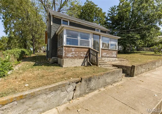Photo 2 of Single family home for sale at 212 Adams St, Park Hills, MO 63601 | MLS# MIS26059371 | Listing updated on 2026-09-15