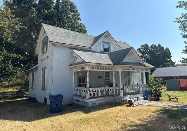 Photo 1 of Single family home for sale at 428 S Washington Ave, Lebanon, MO 65536 | MLS# MIS26059374 | Listing updated on 2026-09-15