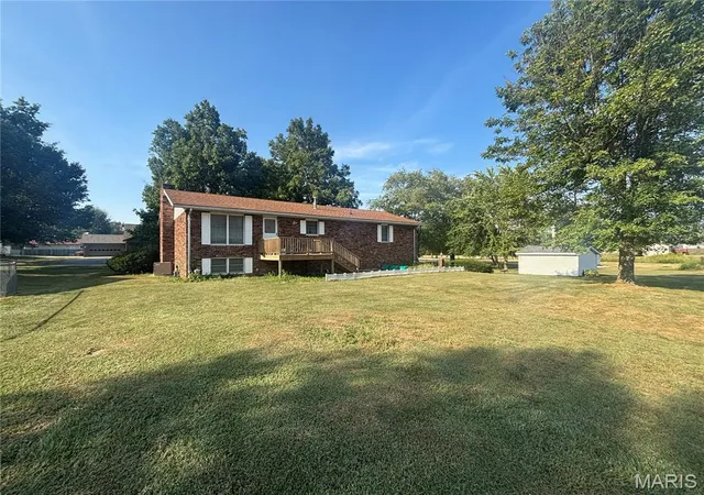 Photo 3 of Single family home for sale at 1000 W Saint John St, Vandalia, MO 63382 | MLS# MIS26059408 | Listing updated on 2026-09-14