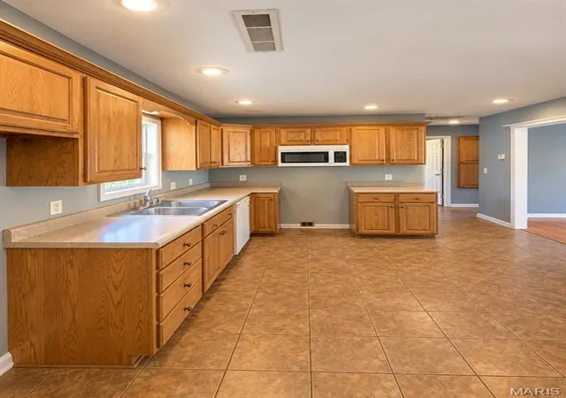 Photo 3 of Single family home for sale at 2194 Penny St, Poplar Bluff, MO 63901 | MLS# MIS26059416 | Listing updated on 2026-09-14