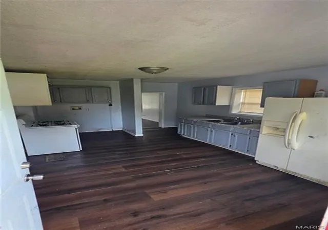 Photo 4 of Single family home for sale at 2029 Lee Ave, Granite City, IL 62040 | MLS# MIS26059431 | Listing updated on 2026-09-15