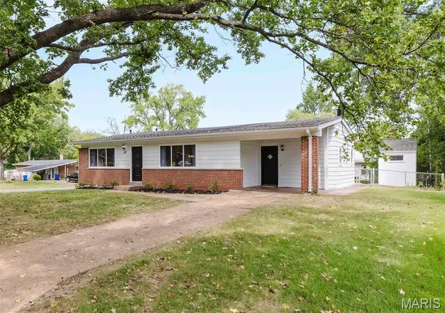 Single family home for sale at 6 Citation Ct, Florissant, MO 63033 | MLS# MIS26059466
