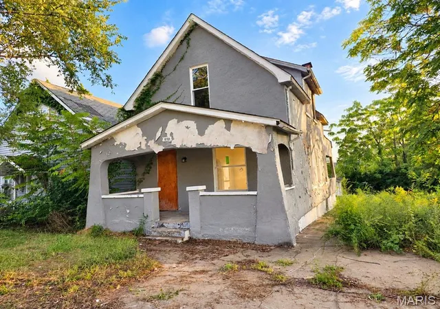 Photo 2 of Single family home for sale at 6104 Vetter Pl, Saint Louis, MO 63120 | MLS# MIS26059495 | Listing updated on 2026-09-29