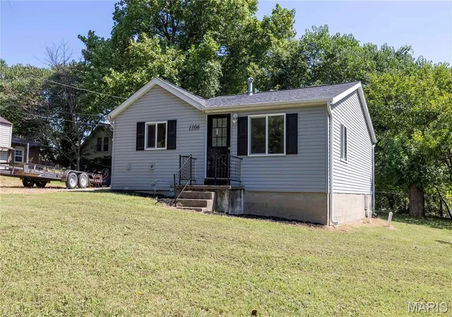 Photo 2 of Single family home for sale at 1106 N Missouri St, Cape Girardeau, MO 63701 | MLS# MIS26059507 | Listing updated on 2026-09-25