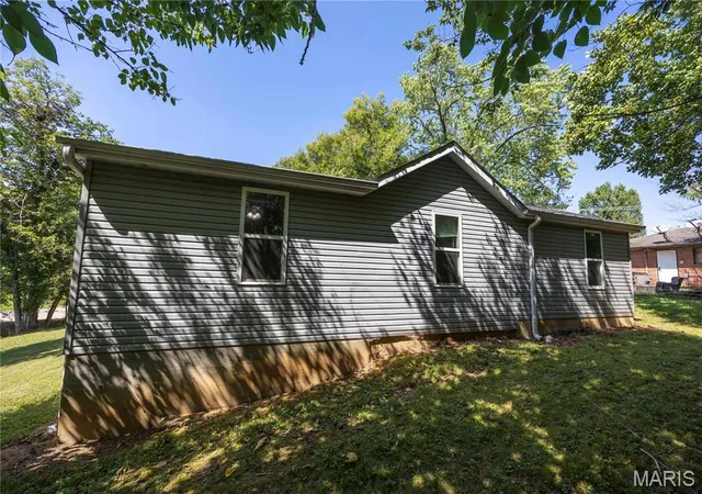 Photo 3 of Single family home for sale at 1106 N Missouri St, Cape Girardeau, MO 63701 | MLS# MIS26059507 | Listing updated on 2026-09-25
