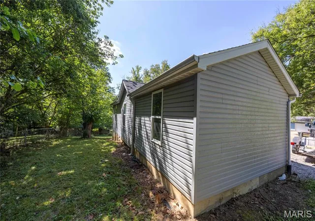 Photo 3 of Single family home for sale at 1106 N Missouri St, Cape Girardeau, MO 63701 | MLS# MIS26059507 | Listing updated on 2026-09-25