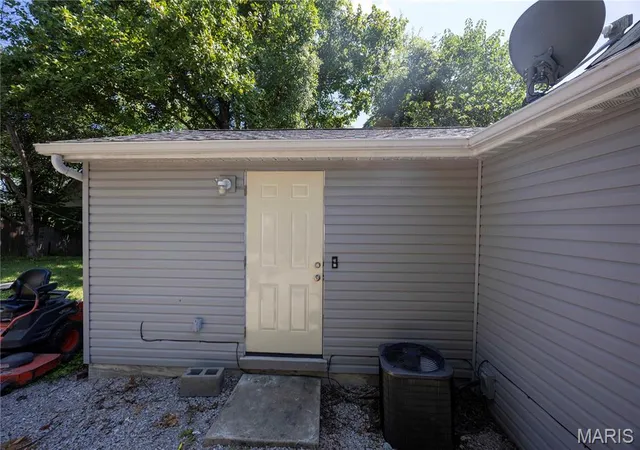 Photo 4 of Single family home for sale at 1106 N Missouri St, Cape Girardeau, MO 63701 | MLS# MIS26059507 | Listing updated on 2026-09-25