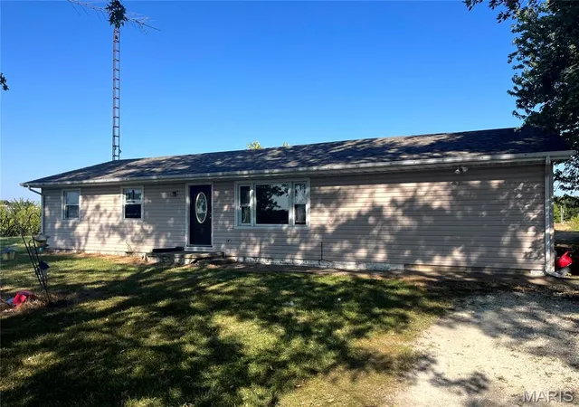 Photo 2 of Single family home for sale at 16051 Pike 282, Bowling Green, MO 63334 | MLS# MIS26059556 | Listing updated on 2026-10-02
