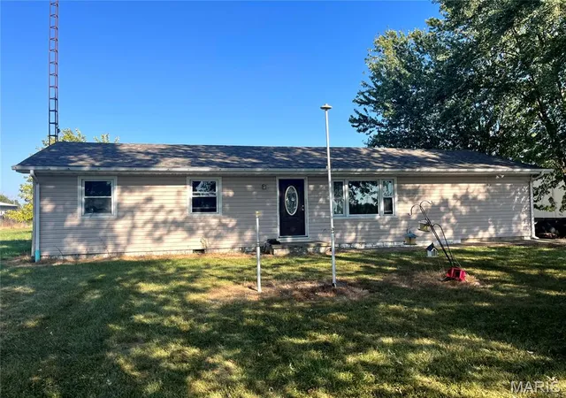 Photo 3 of Single family home for sale at 16051 Pike 282, Bowling Green, MO 63334 | MLS# MIS26059556 | Listing updated on 2026-10-02