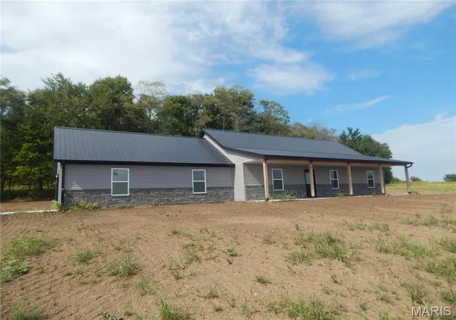 Photo 3 of Single family home for sale at 53830 Lula Ln, New London, MO 63459 | MLS# MIS26059571 | Listing updated on 2026-10-05