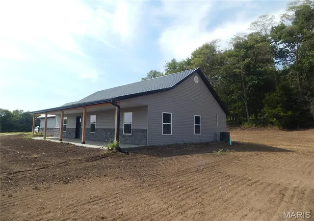 Photo 4 of Single family home for sale at 53830 Lula Ln, New London, MO 63459 | MLS# MIS26059571 | Listing updated on 2026-10-05