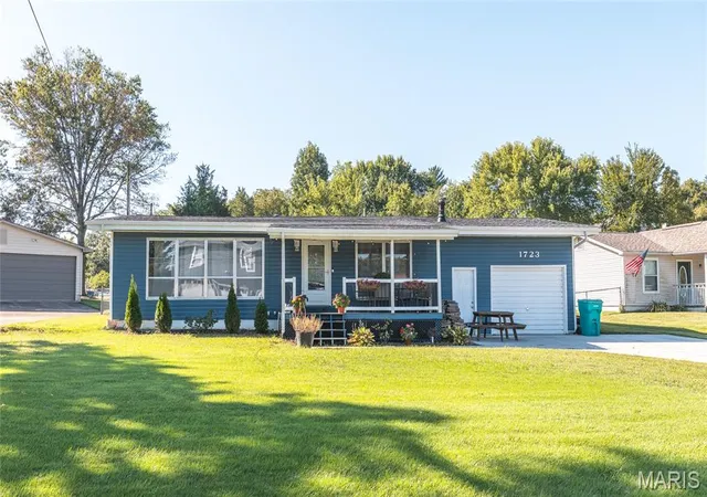 Photo 1 of Single family home for sale at 1723 Lakeshore Dr, Cuba, MO 65453 | MLS# MIS26059575 | Listing updated on 2026-09-28