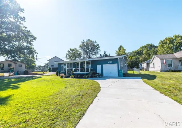 Photo 2 of Single family home for sale at 1723 Lakeshore Dr, Cuba, MO 65453 | MLS# MIS26059575 | Listing updated on 2026-09-28