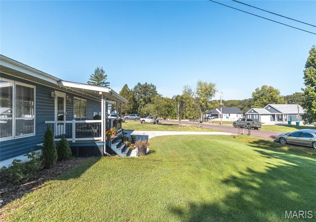 Photo 4 of Single family home for sale at 1723 Lakeshore Dr, Cuba, MO 65453 | MLS# MIS26059575 | Listing updated on 2026-09-28