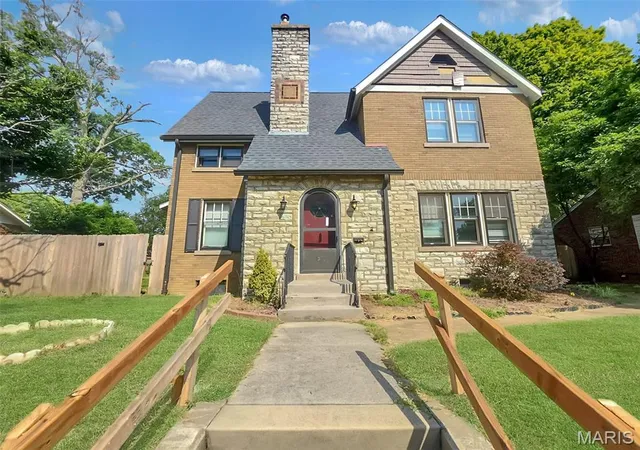 Photo 1 of Single family home for sale at 1321 Lebanon Ave, Belleville, IL 62221 | MLS# MIS26059591 | Listing updated on 2026-09-15