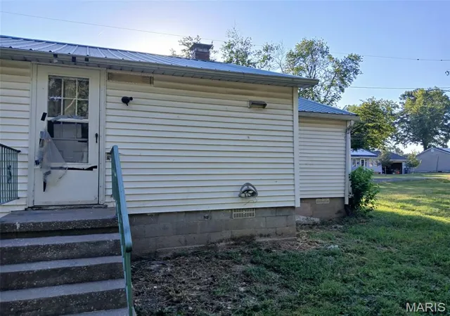Photo 4 of Single family home for sale at 610 Burke St, Jerseyville, IL 62052 | MLS# MIS26059709 | Listing updated on 2026-09-15