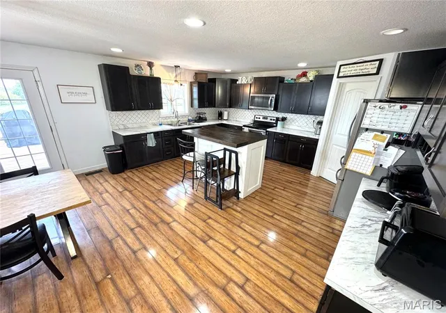 Photo 3 of Single family home for sale at 54370 Johnny Trl, Hannibal, MO 63401 | MLS# MIS26059712 | Listing updated on 2026-09-17
