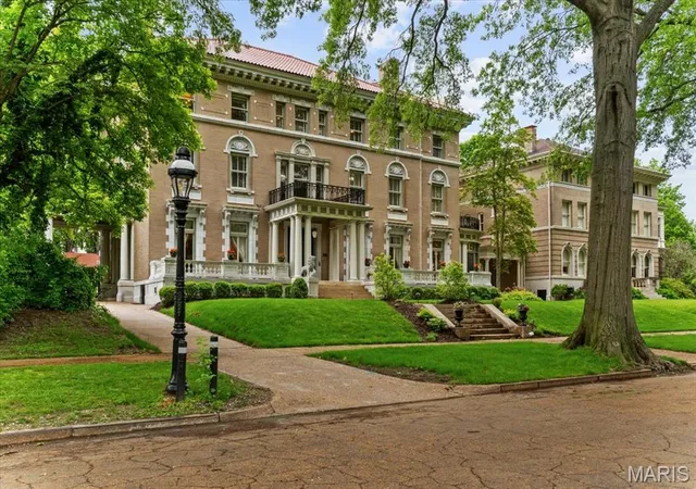 Photo 2 of Mansion for sale at 37 Washington Terrace, St Louis, MO 63112 | MLS# MIS25024991 | Listing updated on 2026-09-12