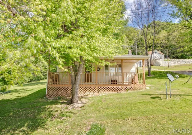 Photo 3 of Single family home for sale at 539 Hill St, Hamburg, IL 62045 | MLS# MIS25030174 | Listing updated on 2026-09-15