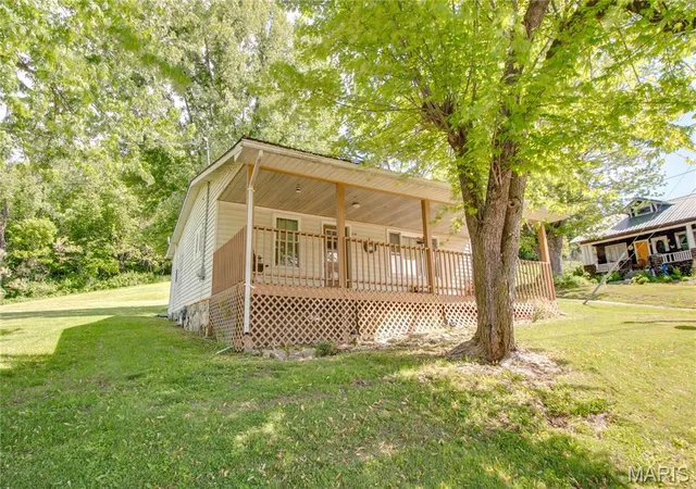 Photo 4 of Single family home for sale at 539 Hill St, Hamburg, IL 62045 | MLS# MIS25030174 | Listing updated on 2026-09-15