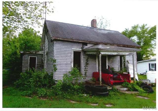 Single family home for sale at 456 E 2595 Ave, Ramsey, IL 62080 | MLS# MIS25031047