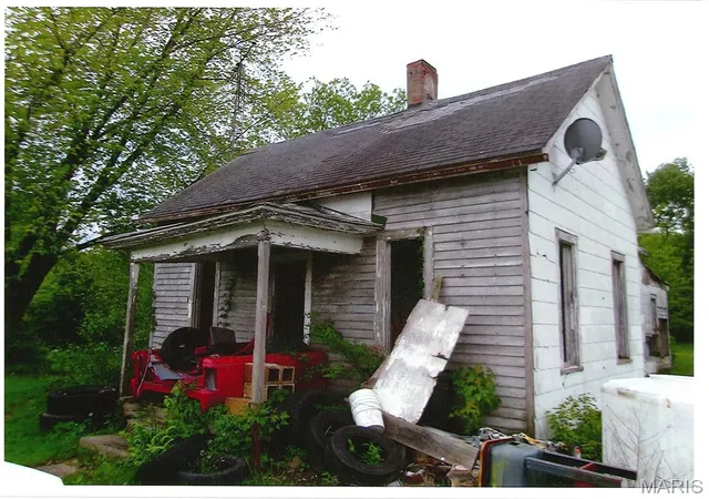 Photo 2 of Single family home for sale at 456 E 2595 Ave, Ramsey, IL 62080 | MLS# MIS25031047 | Listing updated on 2026-10-06