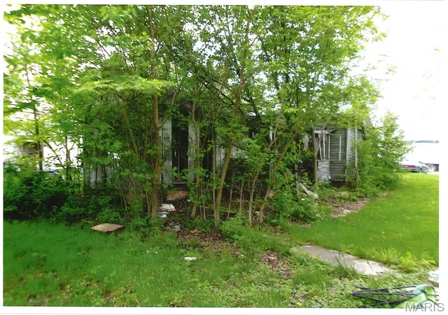 Photo 4 of Single family home for sale at 456 E 2595 Ave, Ramsey, IL 62080 | MLS# MIS25031047 | Listing updated on 2026-10-06