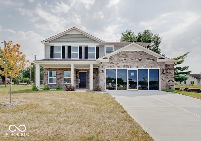 Photo 1 of Single family home for sale at 3923 Windstar Way, Columbus, IN 47203 | MLS# 21999334 | Listing updated on 2026-10-01