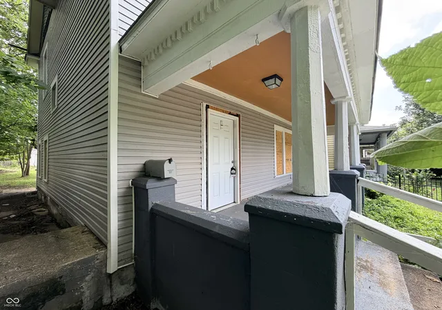 Photo 4 of Single family home for sale at 123 S Butler Ave, Indianapolis, IN 46219 | MLS# 22023730 | Listing updated on 2026-10-02