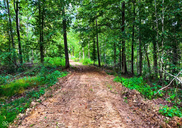 Photo 4 of Sale Pending at 3 Fiscus Cemetery Rd, Coal City, IN 47427 | MLS# 22037258 | Listing updated on 2026-10-05