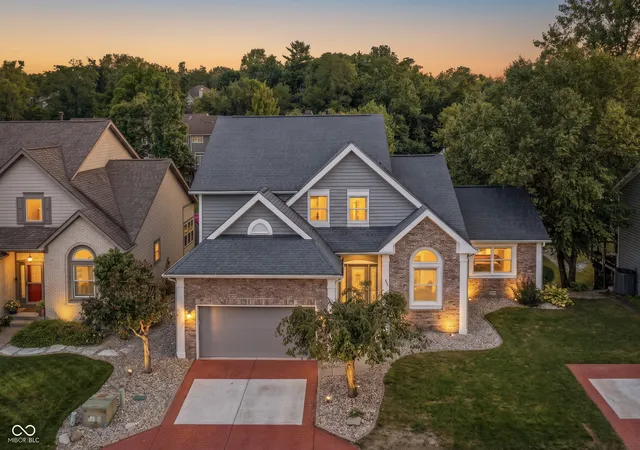 Photo 3 of Single family home for sale at 11226 Blackwalnut Pt, Indianapolis, IN 46236 | MLS# 22039322 | Listing updated on 2026-09-30
