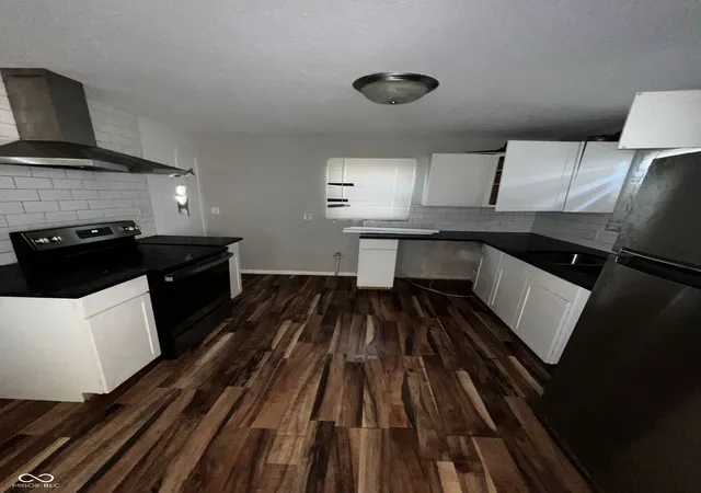 Photo 4 of Single family home for sale at 1946 N Euclid Ave, Indianapolis, IN 46218 | MLS# 22059712 | Listing updated on 2026-10-02