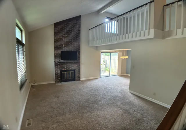 Photo 4 of Sale Pending at 464 E St Clair St, Indianapolis, IN 46202 | MLS# 22064485 | Listing updated on 2026-10-01