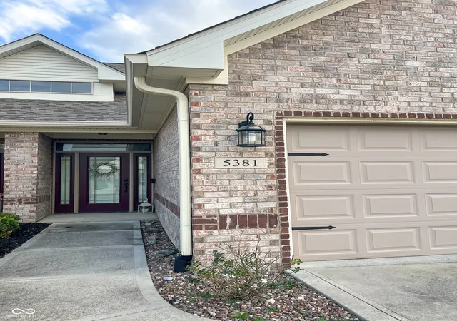 Photo 3 of Single family home for sale at 5381 Buckingham Ln, Plainfield, IN 46168 | MLS# 22070233 | Listing updated on 2026-09-23