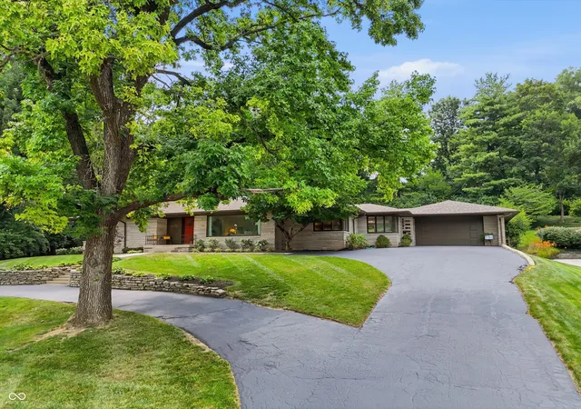 Photo 2 of Single family home for sale at 6976 Washington Blvd, Indianapolis, IN 46220 | MLS# 22072457 | Listing updated on 2026-10-06