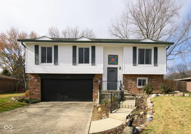 Photo 1 of Single family home for sale at 492 Pelenor Dr, Franklin, IN 46131 | MLS# 22074628 | Listing updated on 2026-09-12