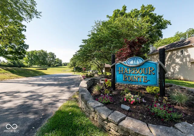 Photo 2 of Condo for sale at 9416 S Harbour Pointe Dr, Bloomington, IN 47401 | MLS# 22075073 | Listing updated on 2026-09-10