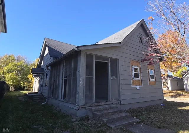 Photo 3 of Single family home for sale at 1134 N Keystone Ave, Indianapolis, IN 46201 | MLS# 22075287 | Listing updated on 2026-10-02