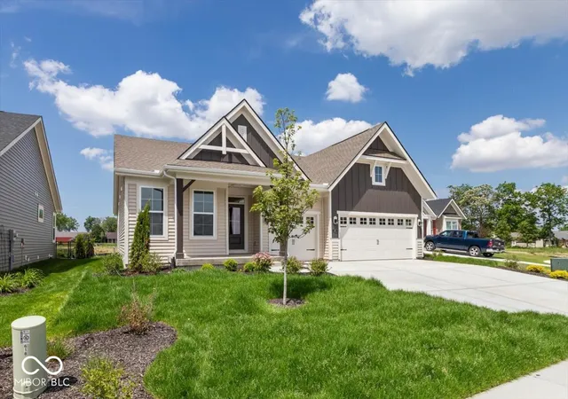 Photo 2 of Single family home for sale at 572 Firefly Ct, Greenfield, IN 46140 | MLS# 22078013 | Listing updated on 2026-09-22
